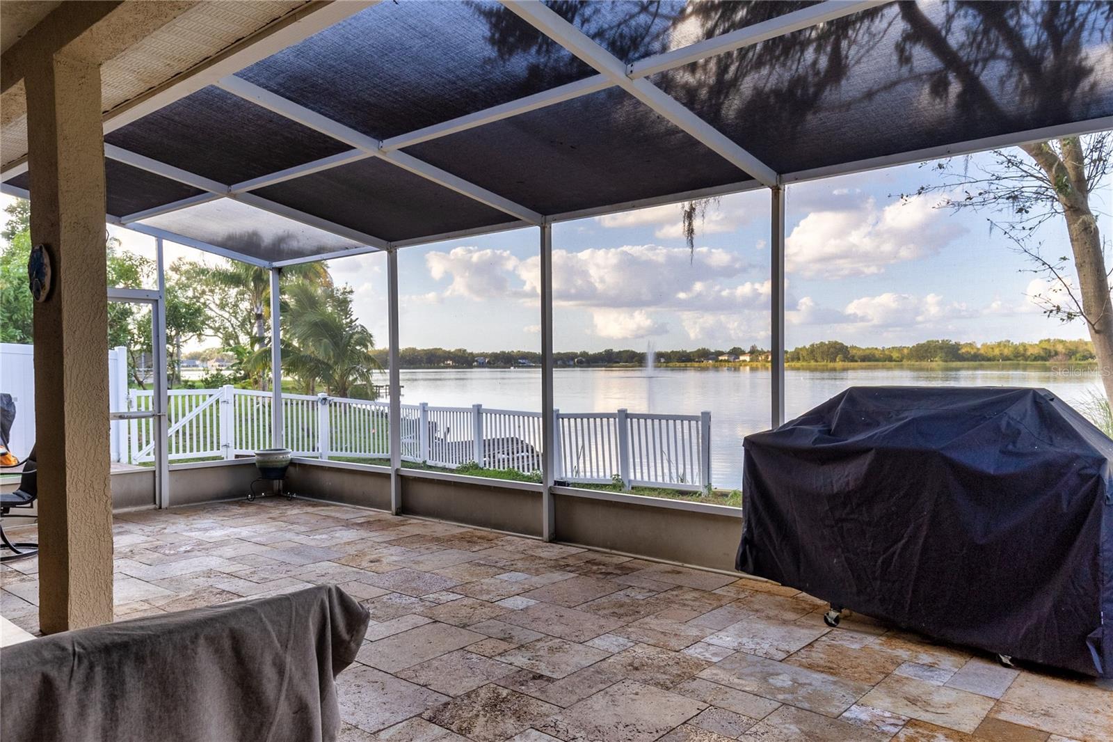 31' long screened lanai