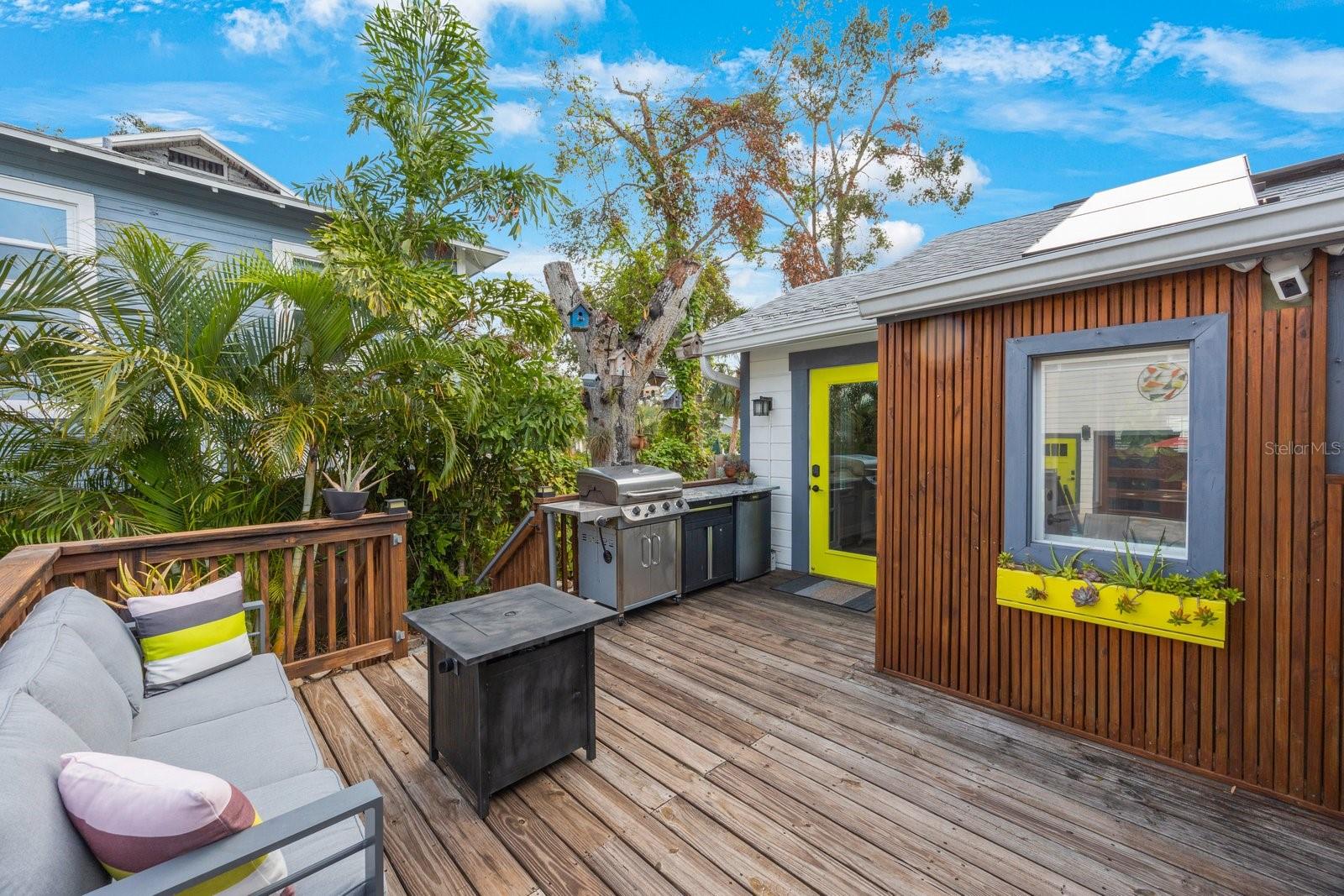 Outdoor Kitchen