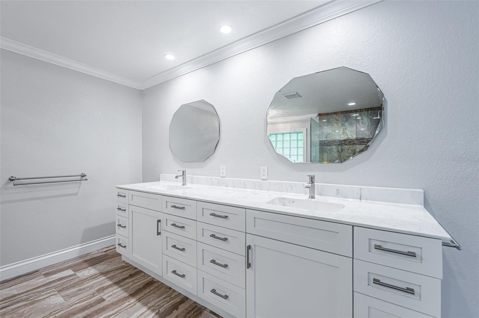 Double sink vanity