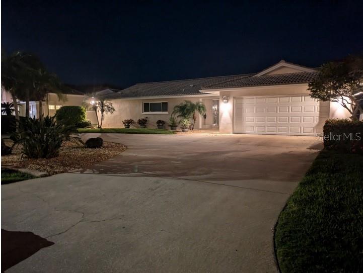 212 Poinciana