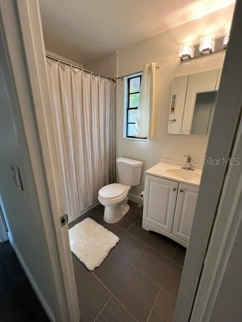 2nd floor full bathroom