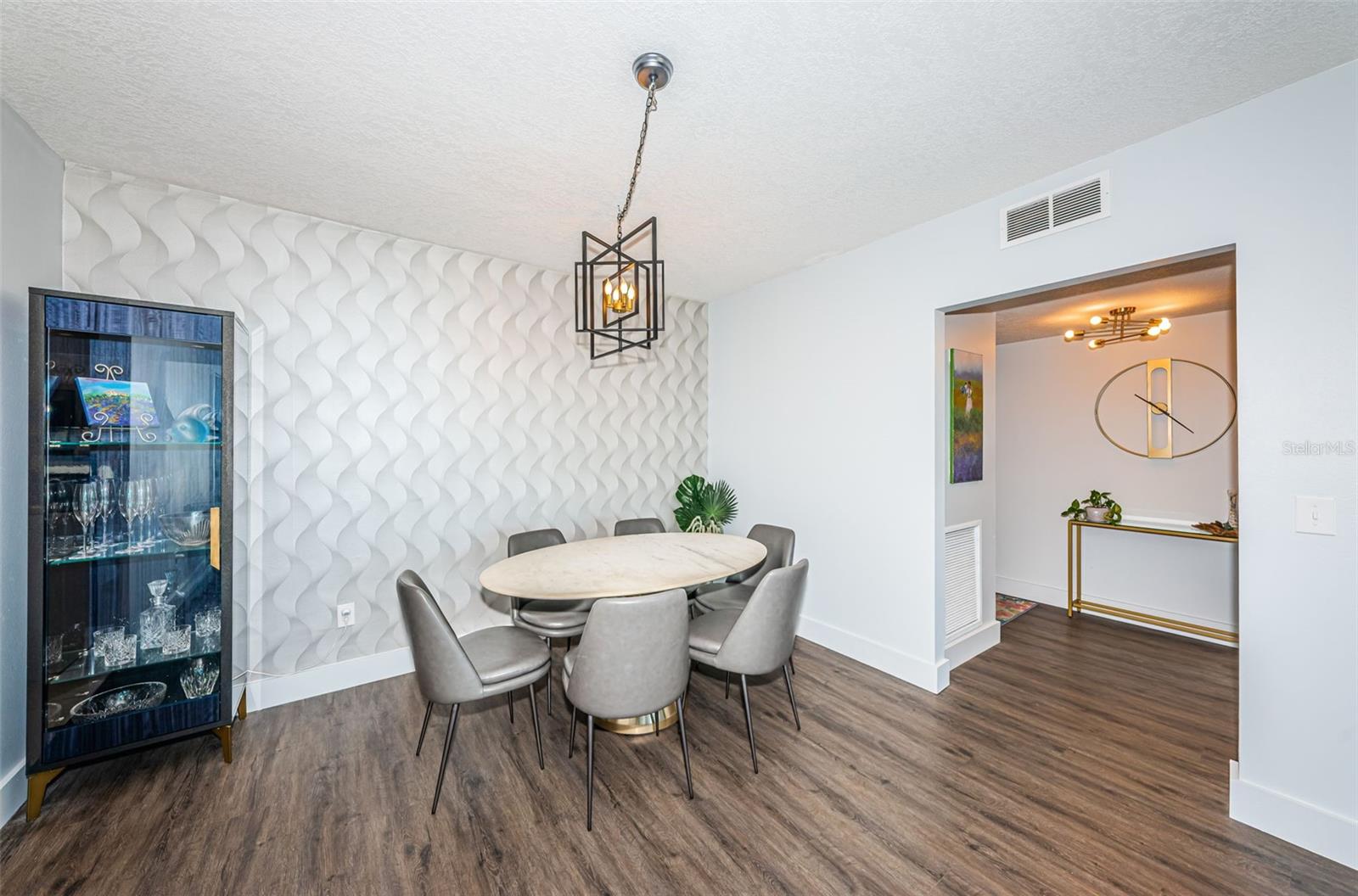 Dining room adjacent to kitchen