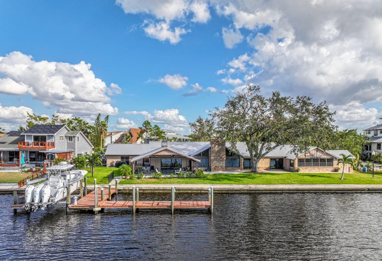 Boat Lift & Fishing Pier