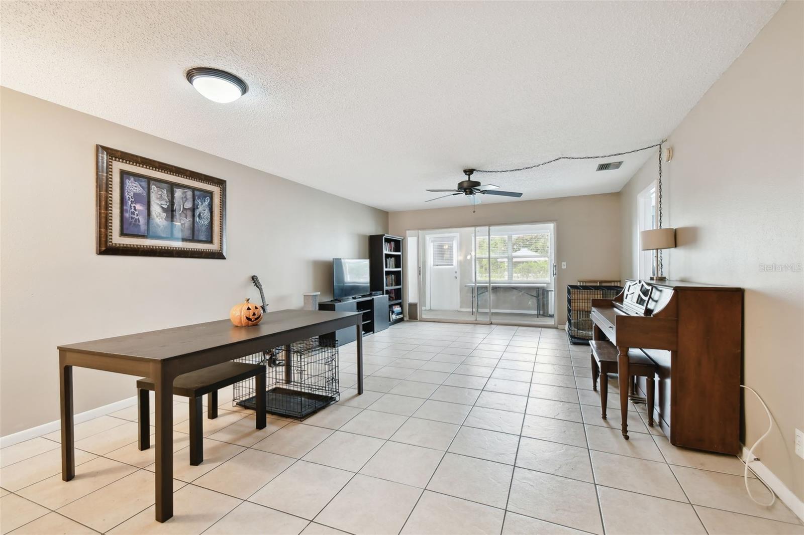 Dining/Living room combo