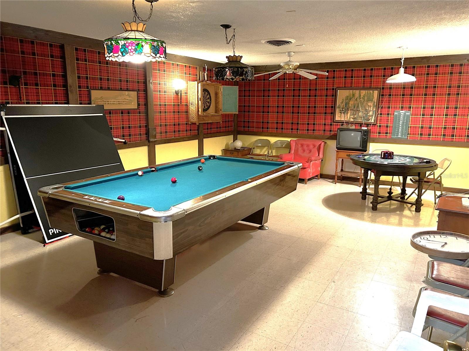 Clubhouse with billiards, poker table, ping pong and darts!