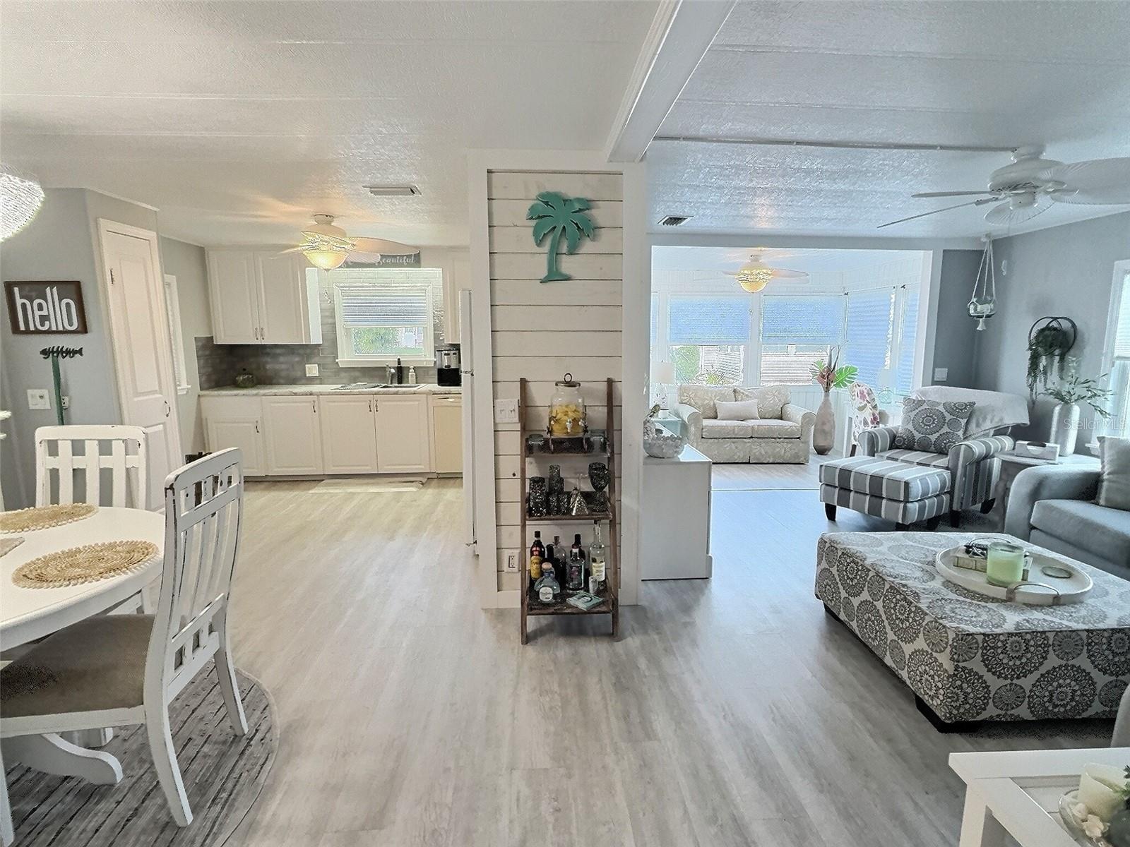 Kitchen/living/florida room