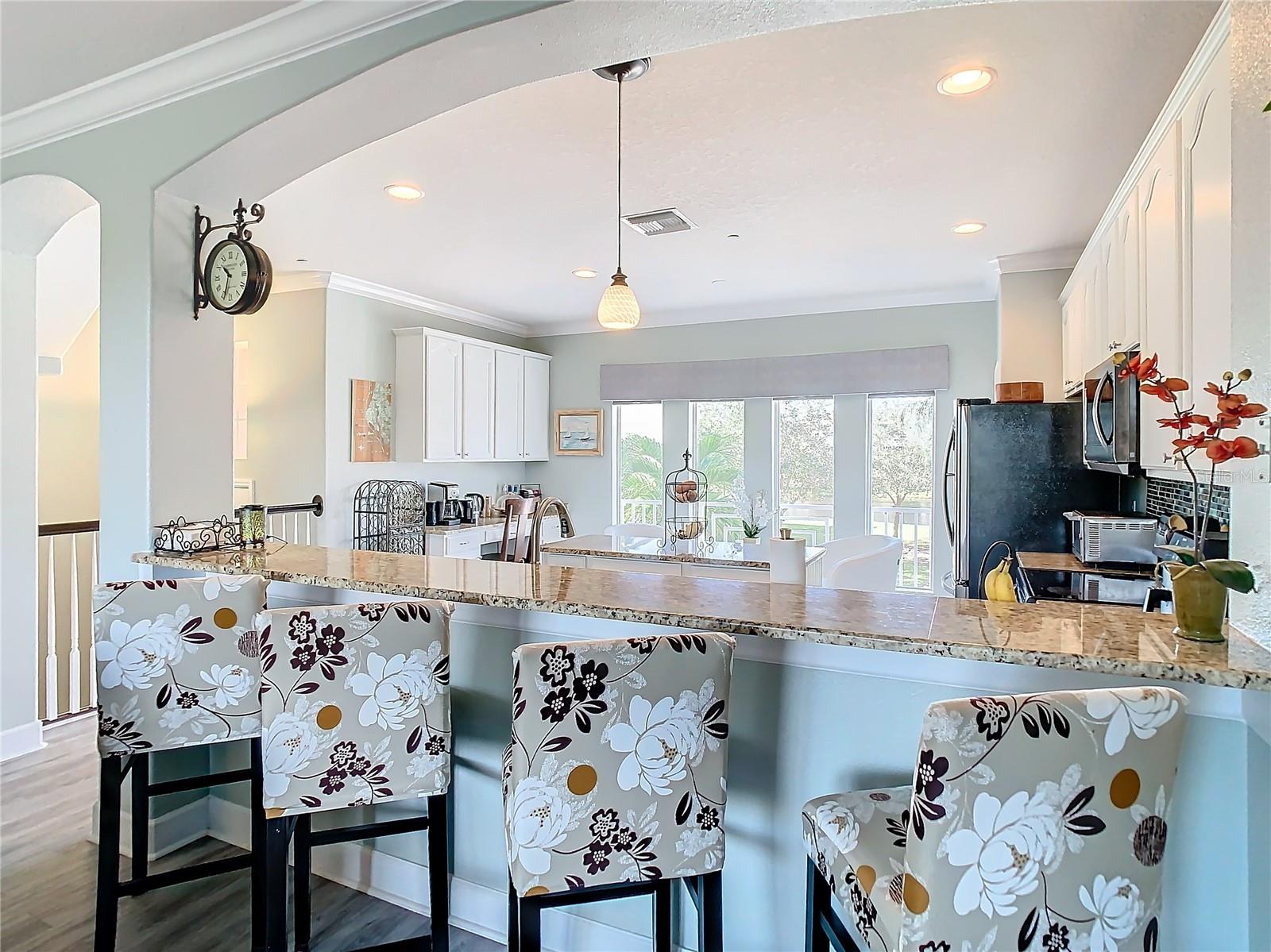 Breakfast bar in the kitchen