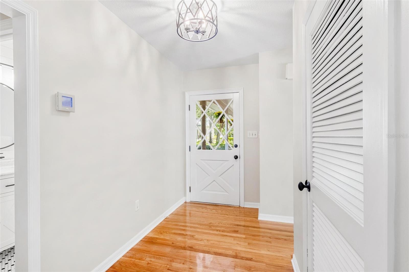 Entry/ Foyer