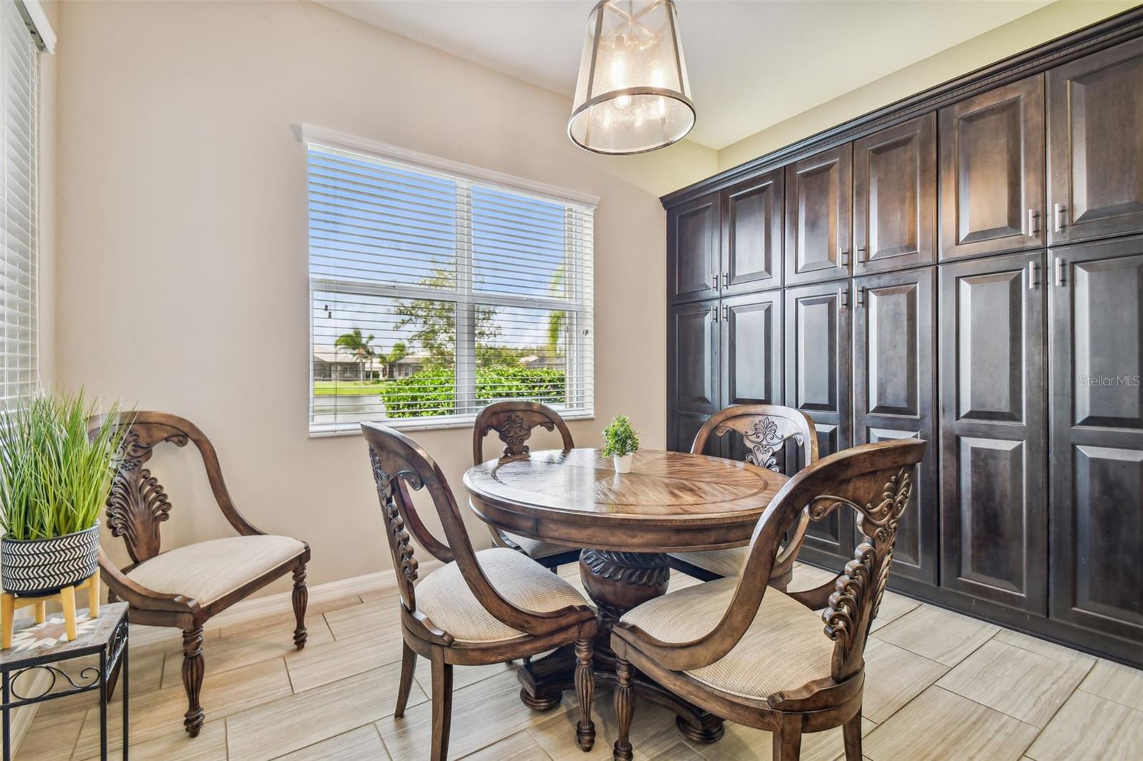 Dining space in kitchen