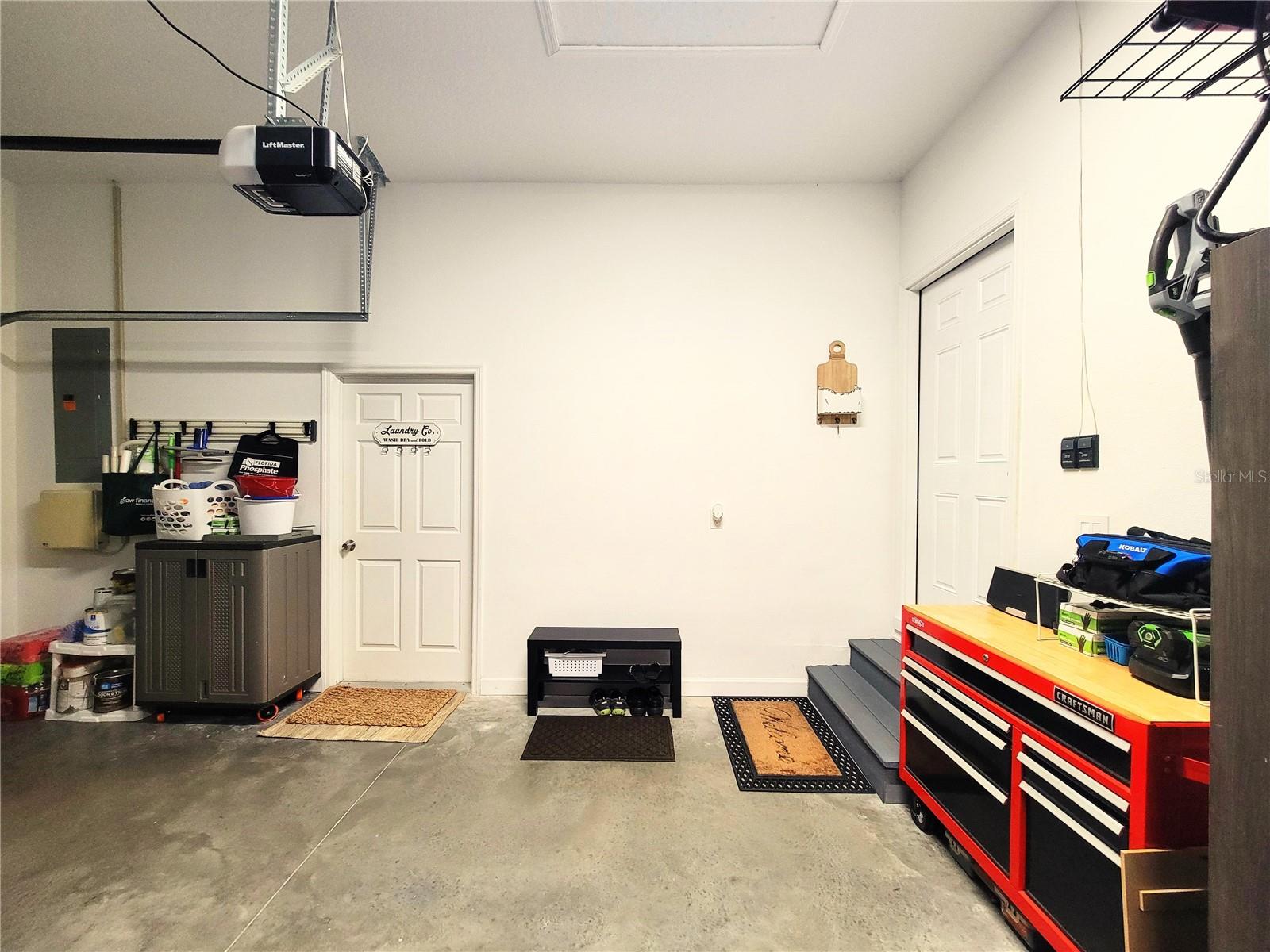 Laundry / Garage