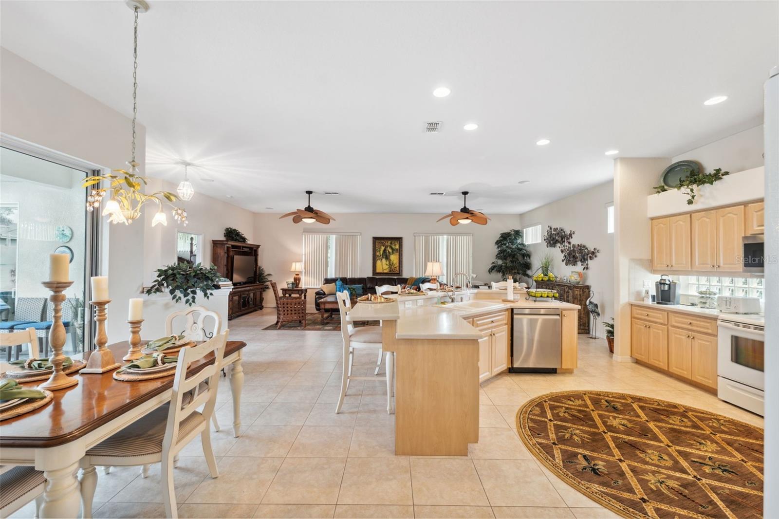 Kitchen/Dining Area