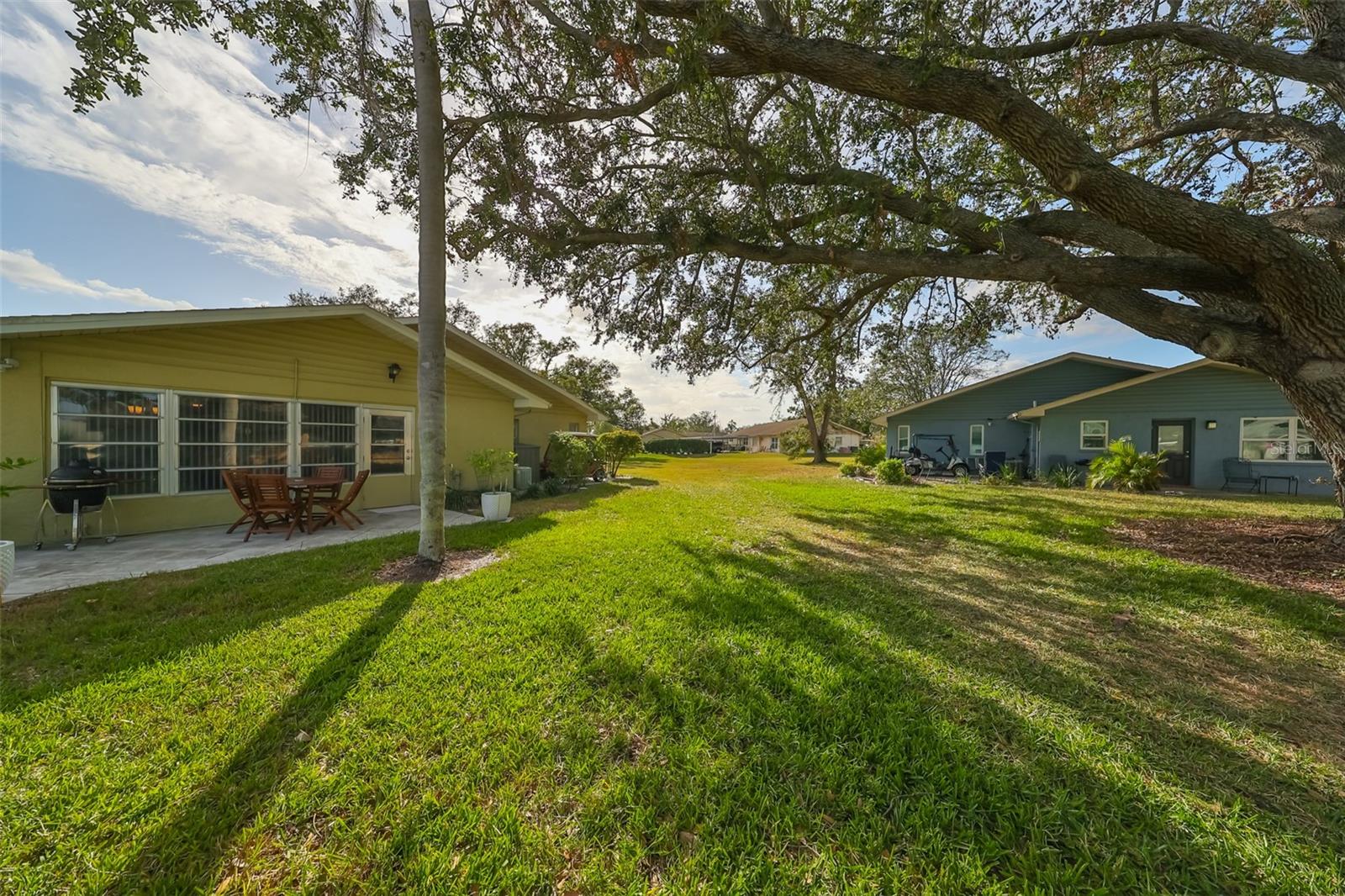 Large side yard