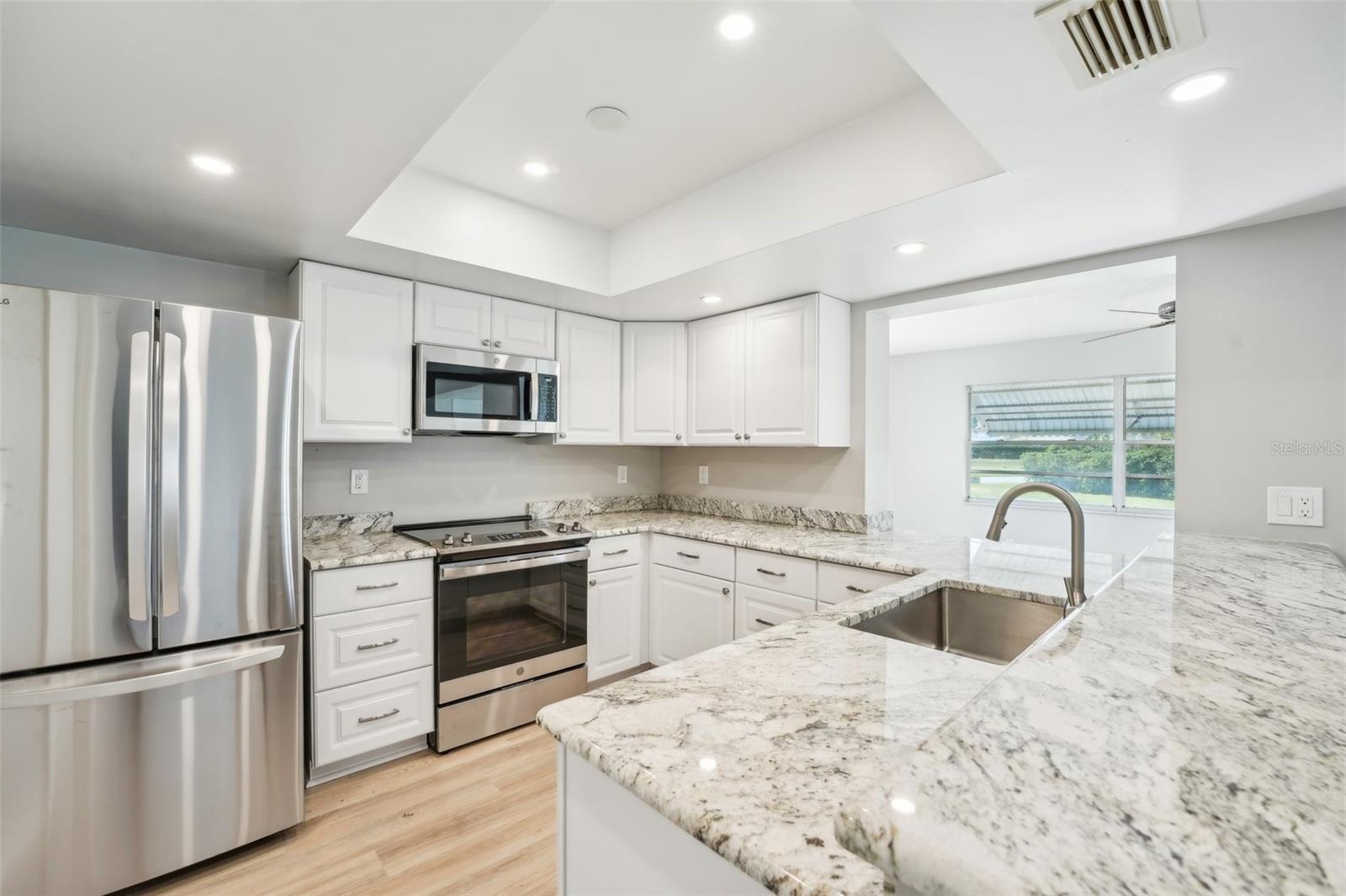 BEAUTIFULLY RENOVATED KITCHEN