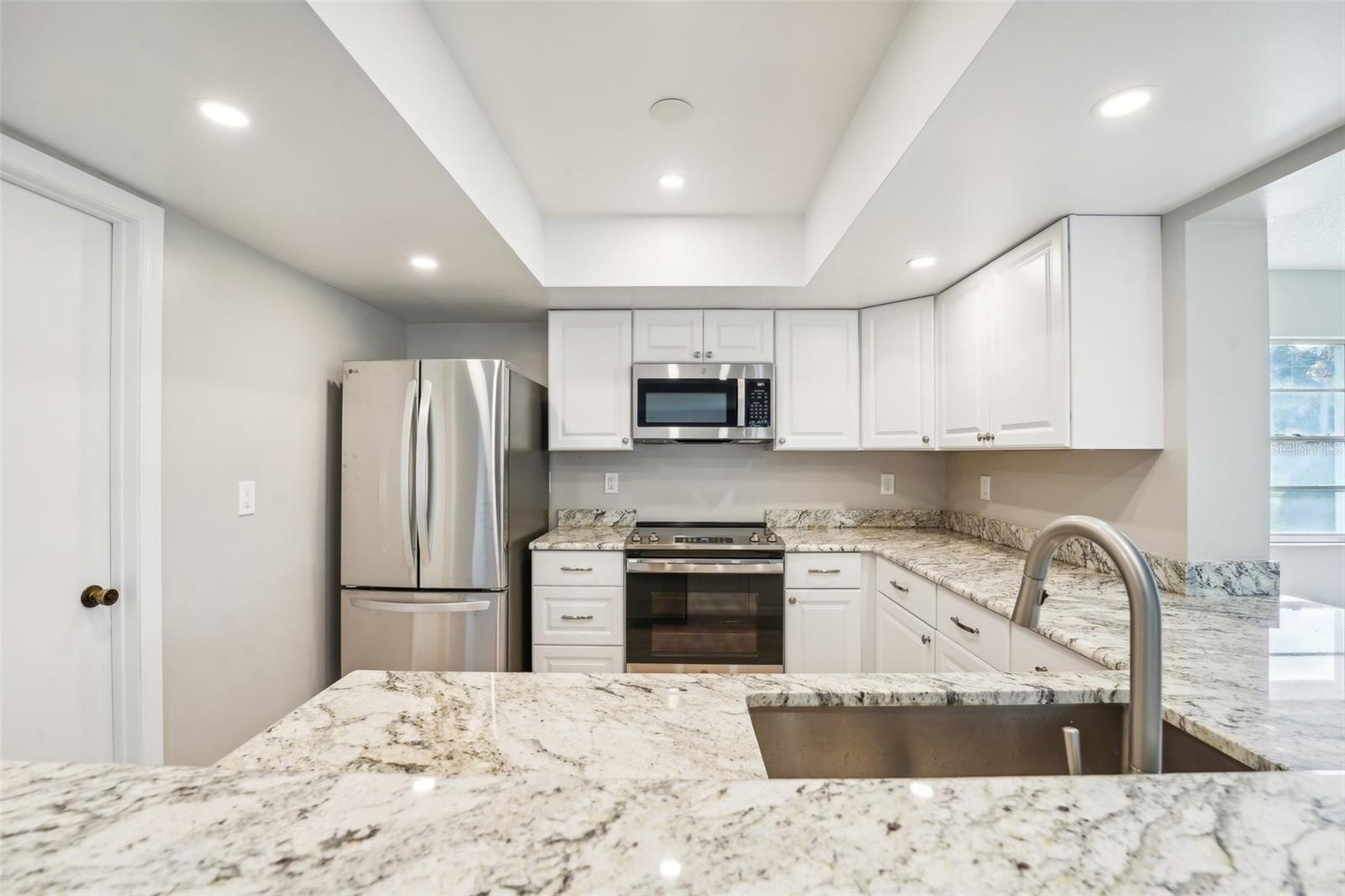 BEAUTIFULLY RENOVATED KITCHEN