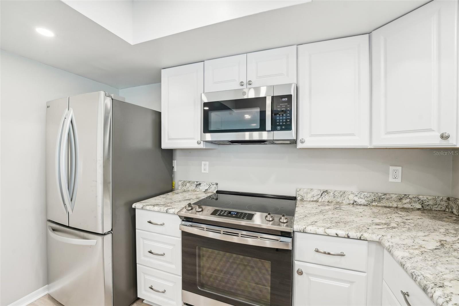 BEAUTIFULLY RENOVATED KITCHEN WITH ALL NEW APPLIANCES