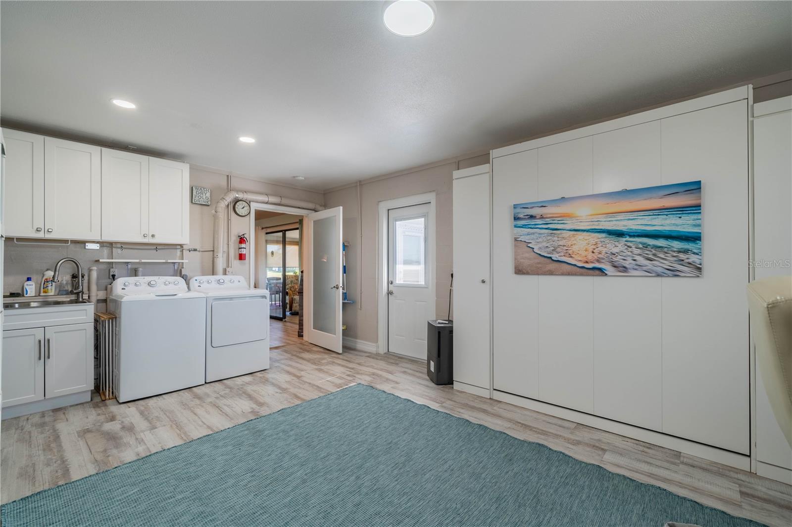 Laundry/Craftroom/3rd Bedroom with Murphy Bed