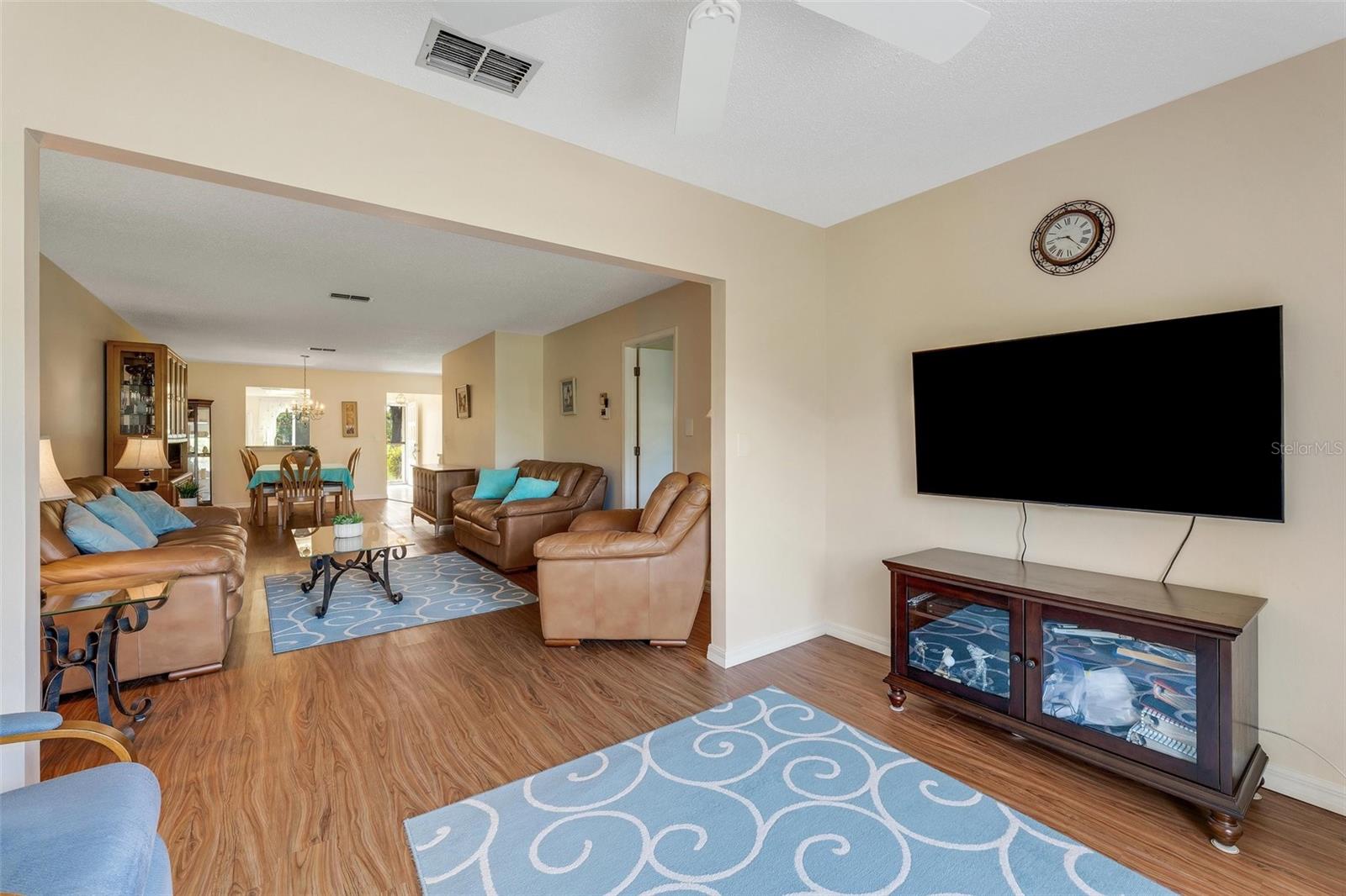 Open views from bonus sunroom to main living~