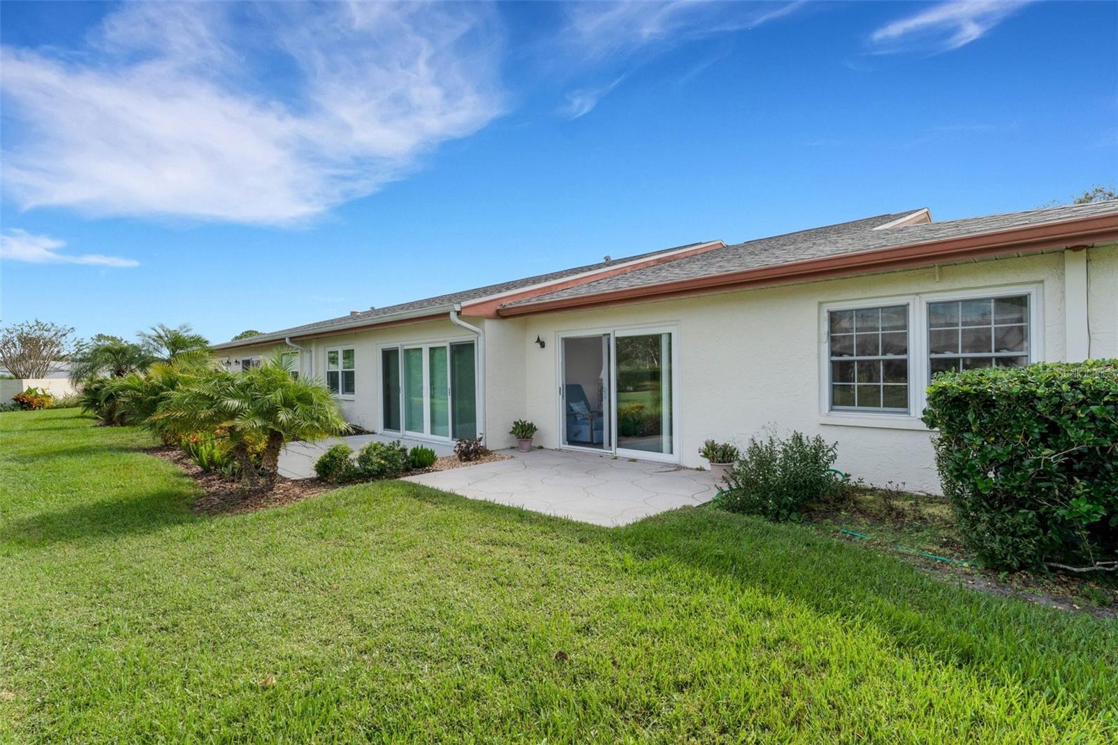 Nice sized patio big enough for outdoor seating & grill~