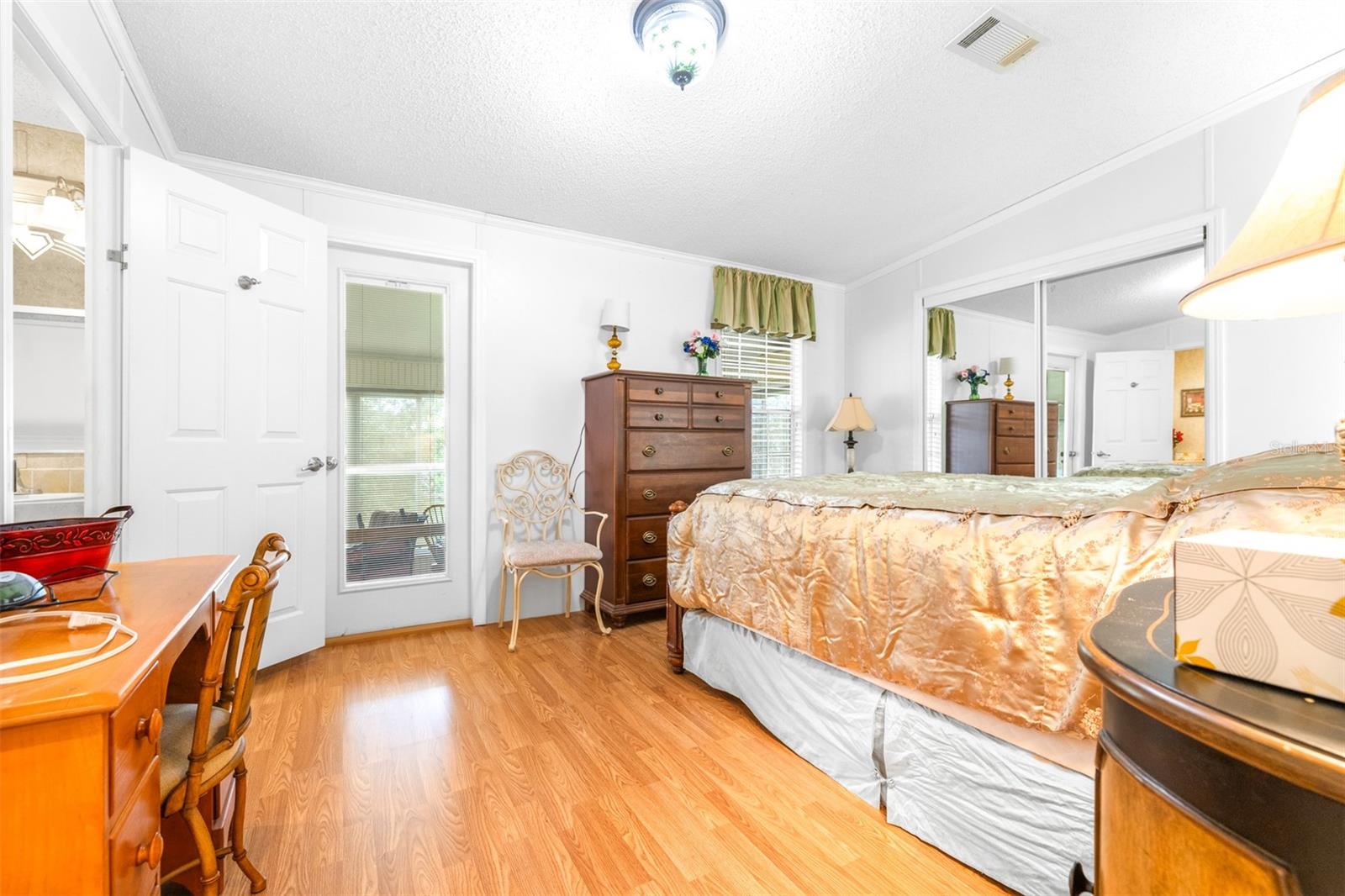 Master Bedroom 13x11 with en suite and door to lanai