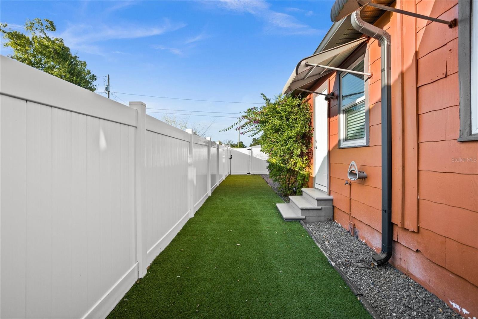 White Vinyl Fencing