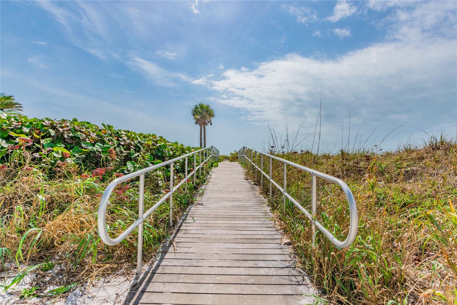 Walkway to beach!!!