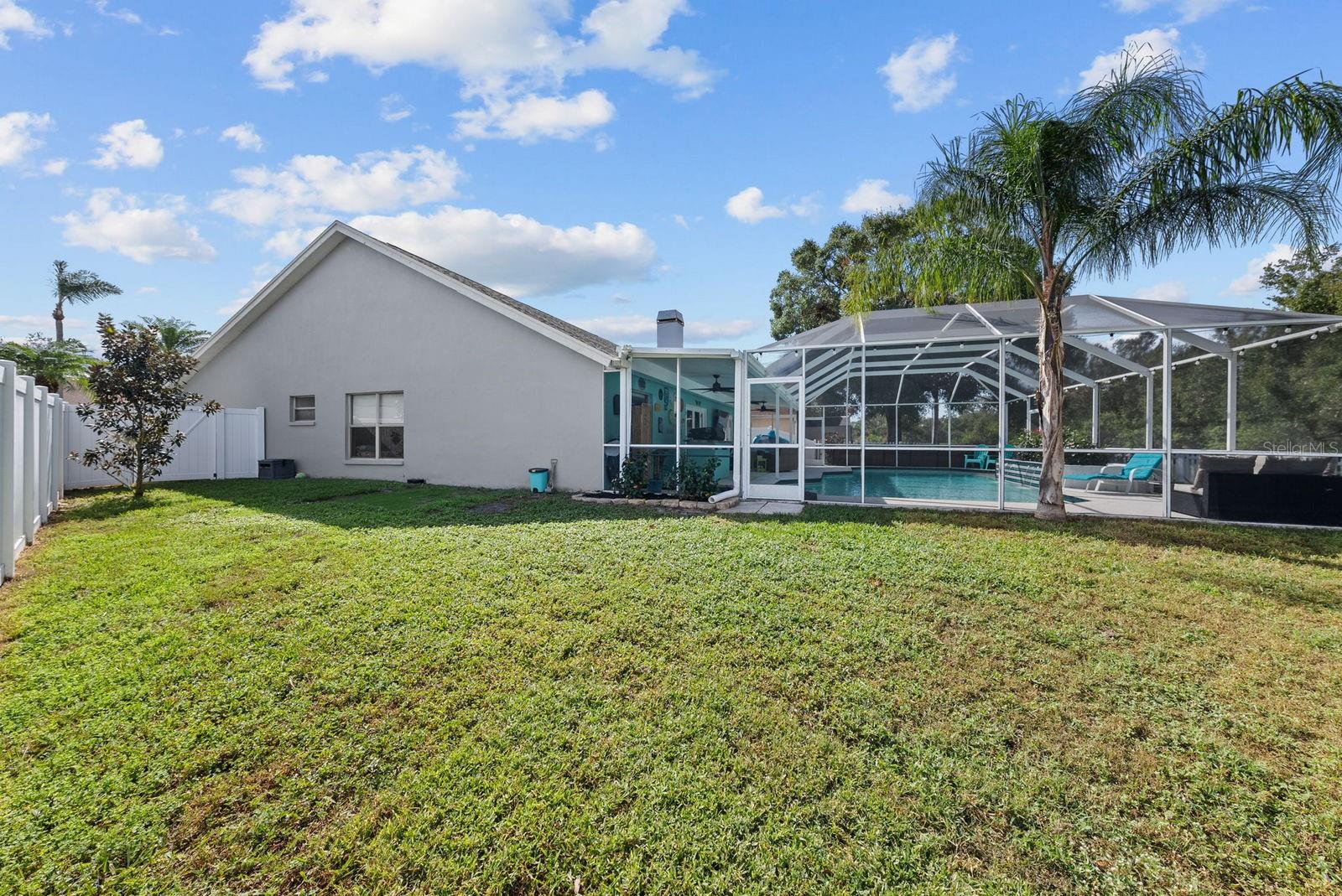 LARGE fenced in yard