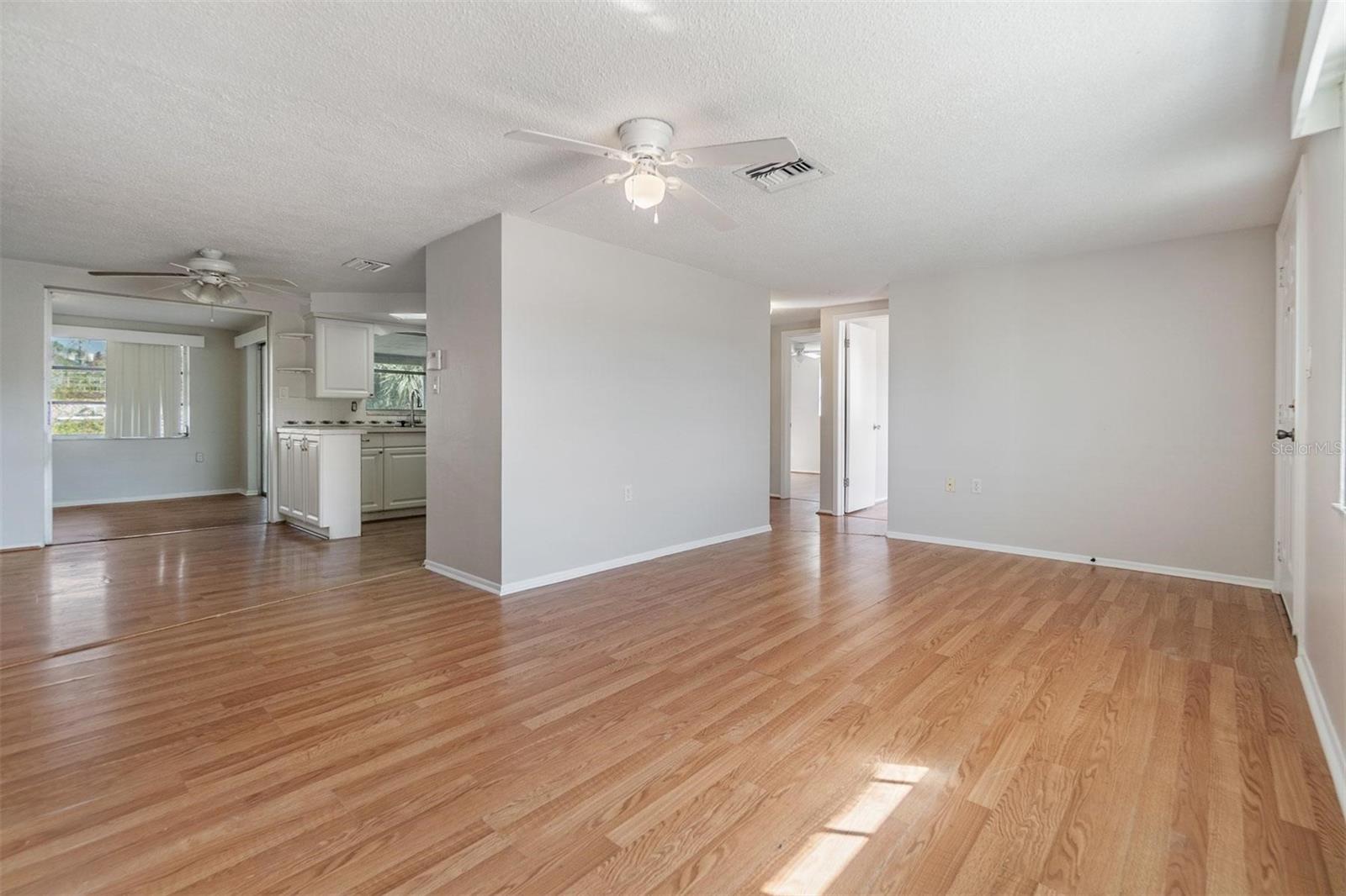 Living / Dining Room.