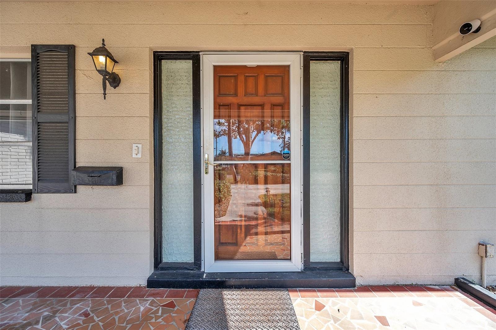 Front Door/covered porch