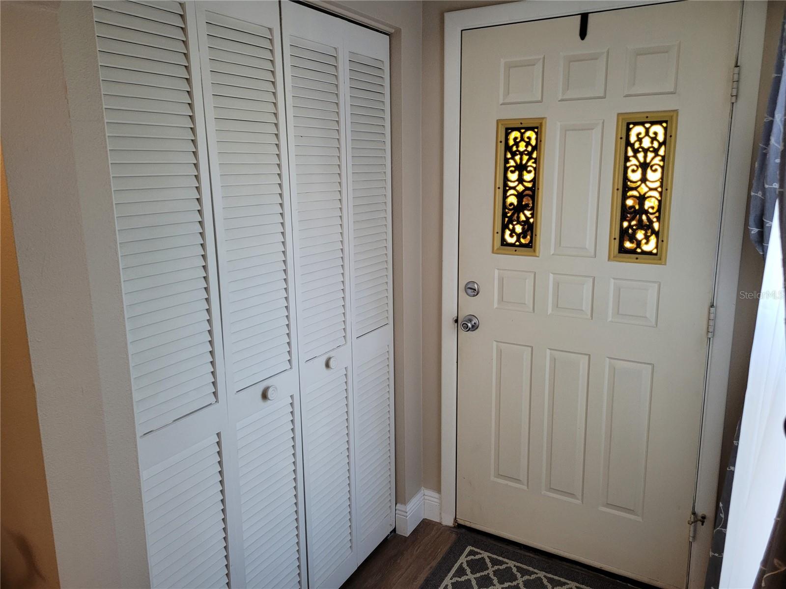 FOYER WITH CLOSET