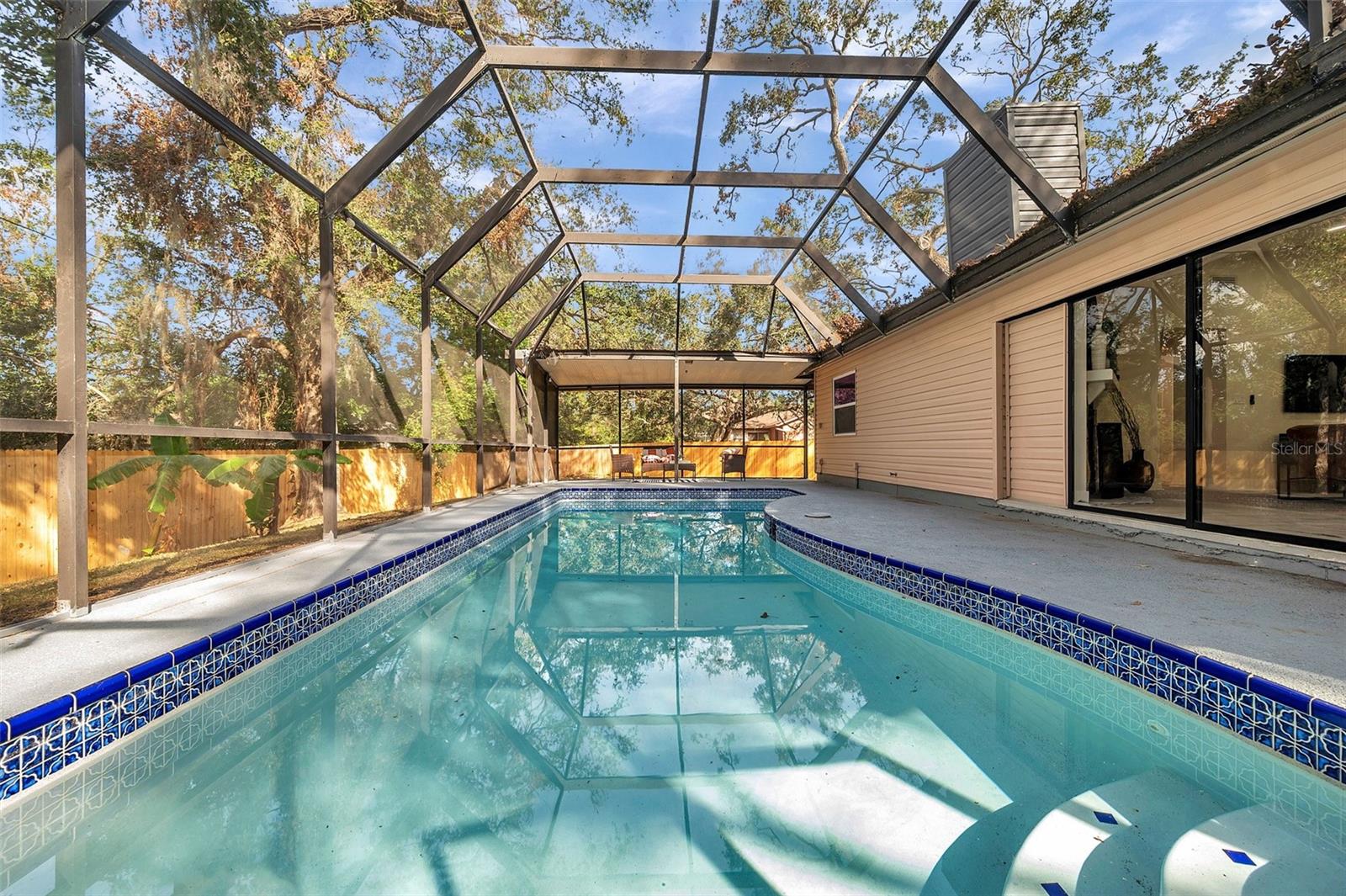 Screened-in Pool