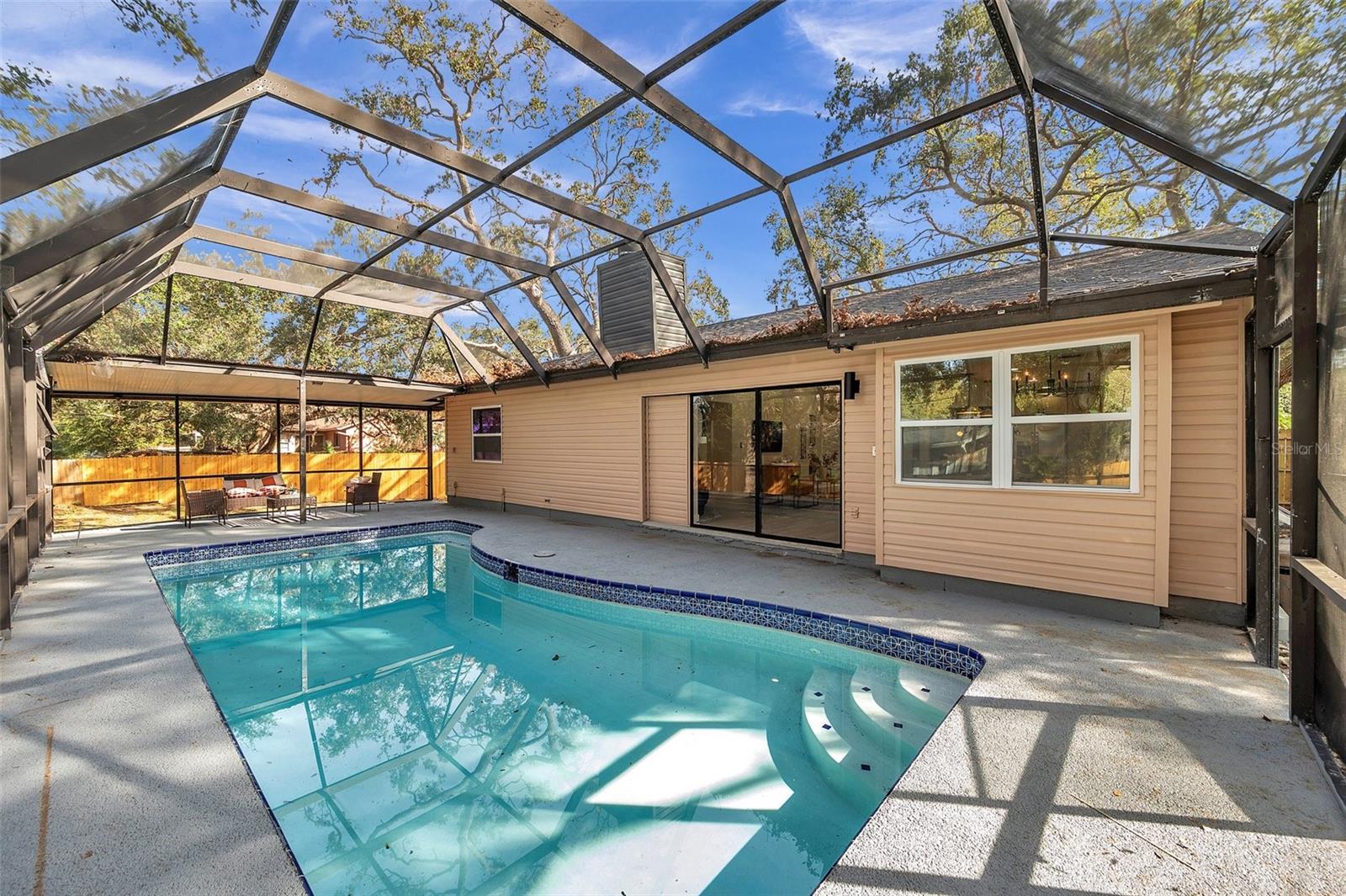 Screened-in Pool