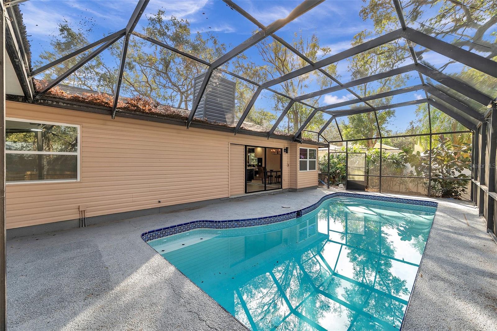 Screened-in Pool