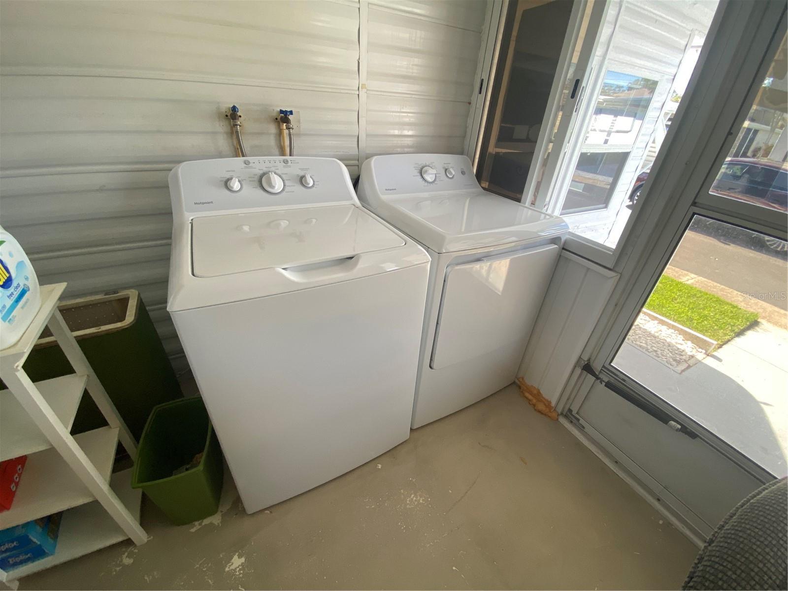 Florida Lani Washer/Dryer