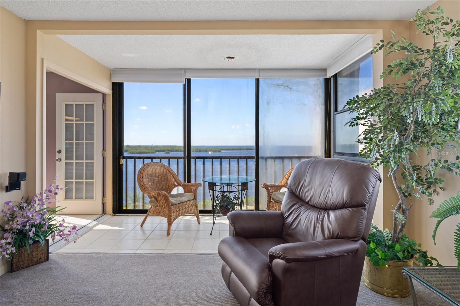 Lanai has been opened up to add air conditioned sq footage