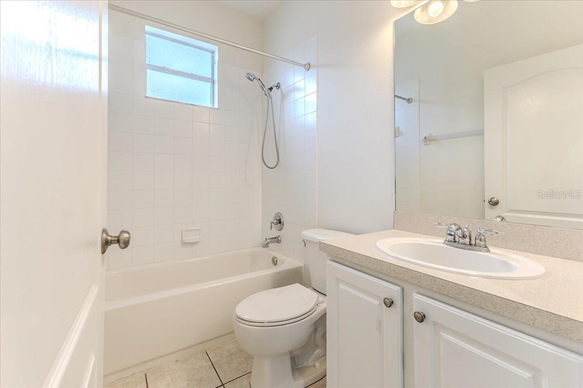 2nd Bathroom with Tub/Shower Combo