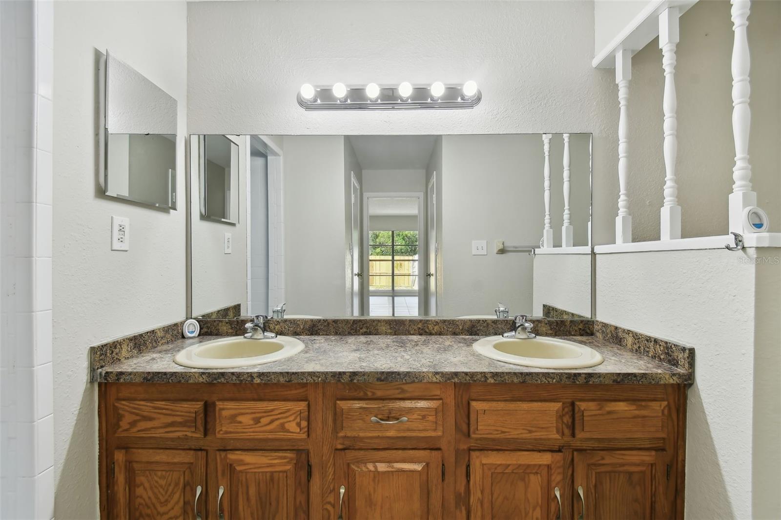 Master bath vanity with dual sinks