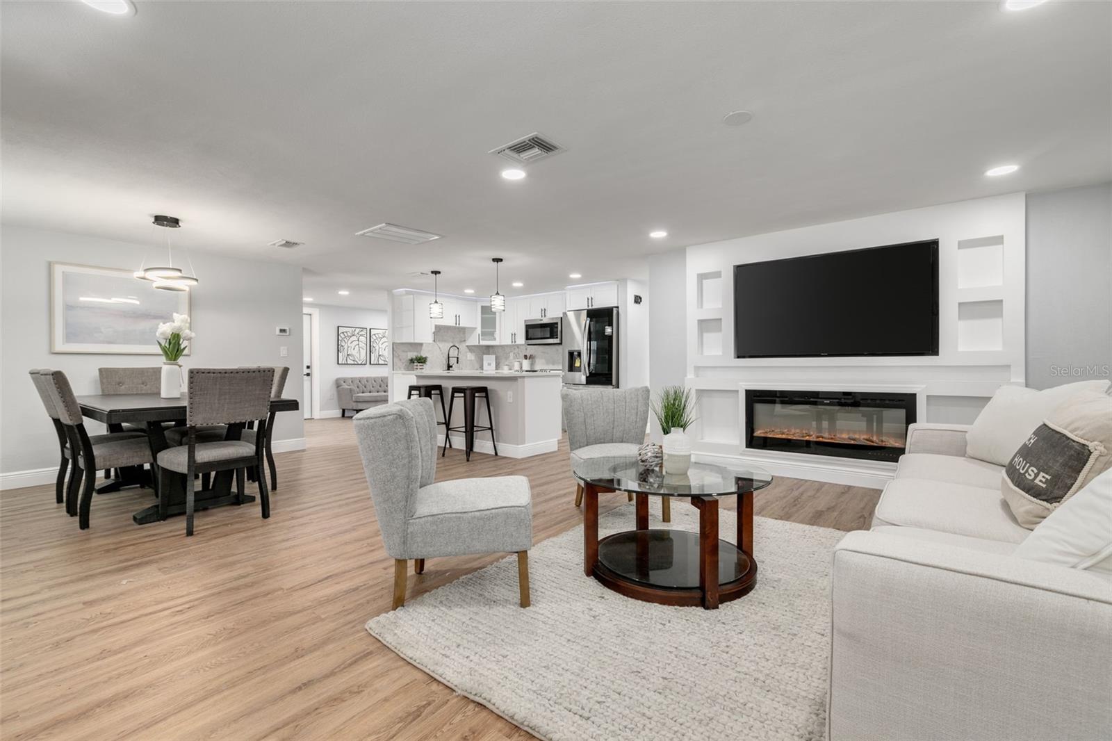 Dining/Living