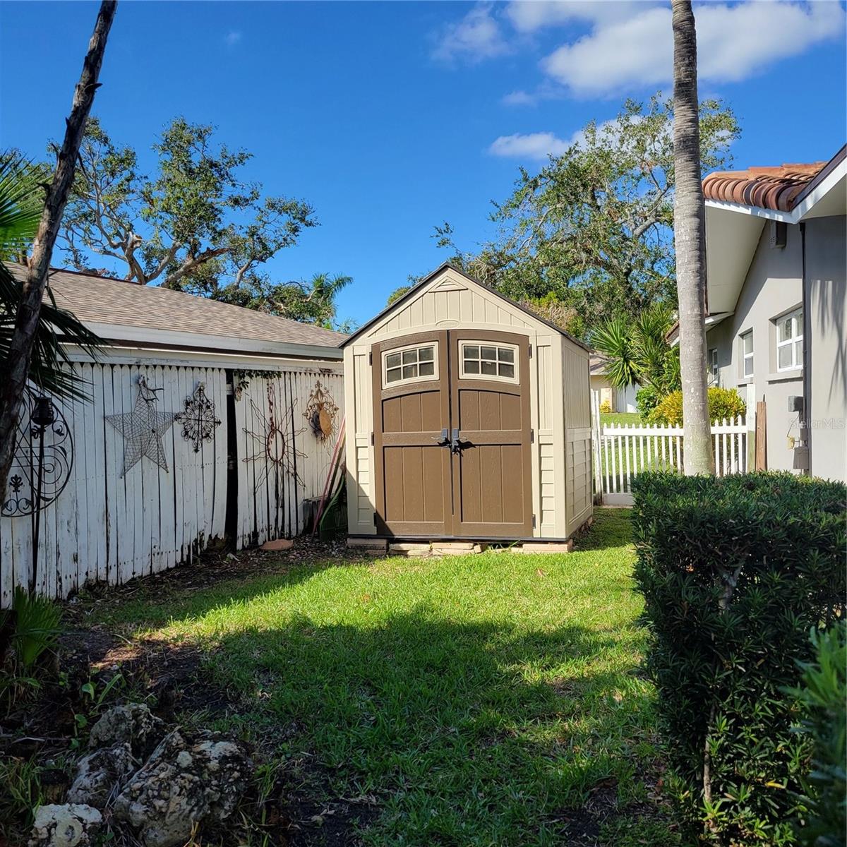 From the back of the house in direction of the street, left side of the house