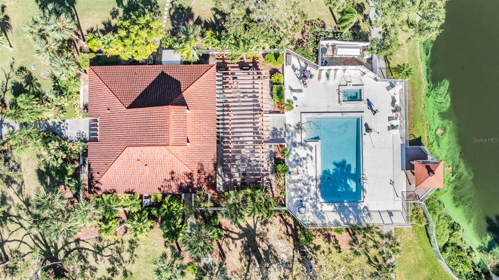 community pool, hot tub & rec center