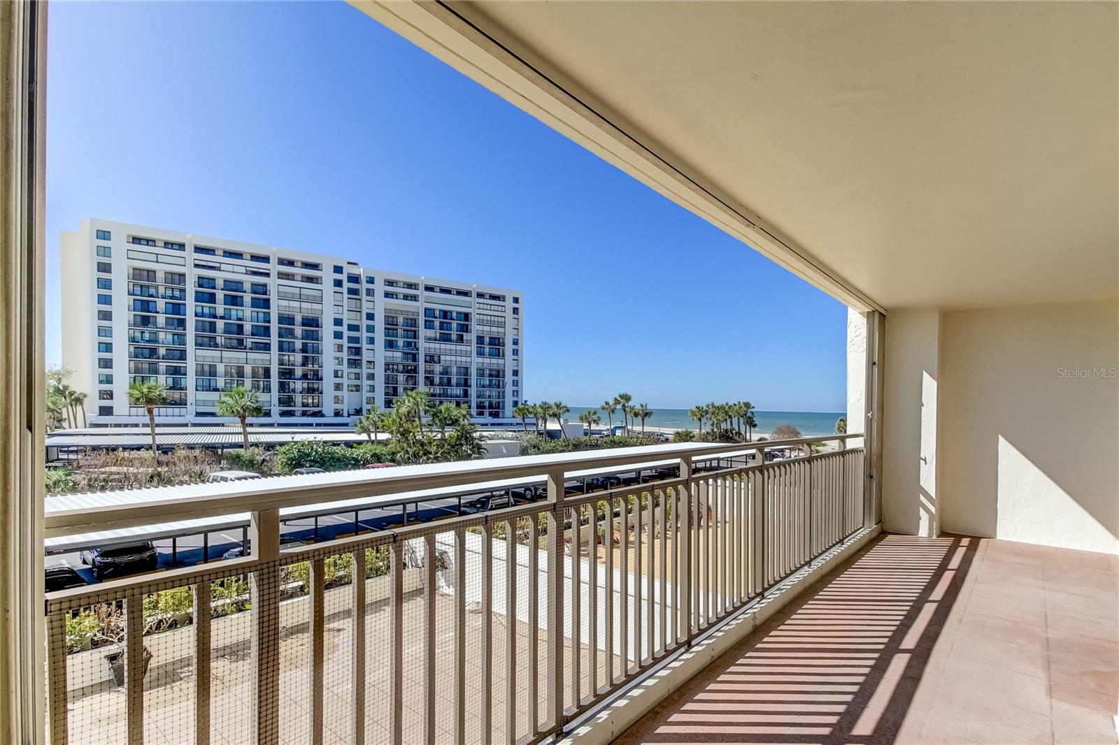 OPEN AIR BALCONY