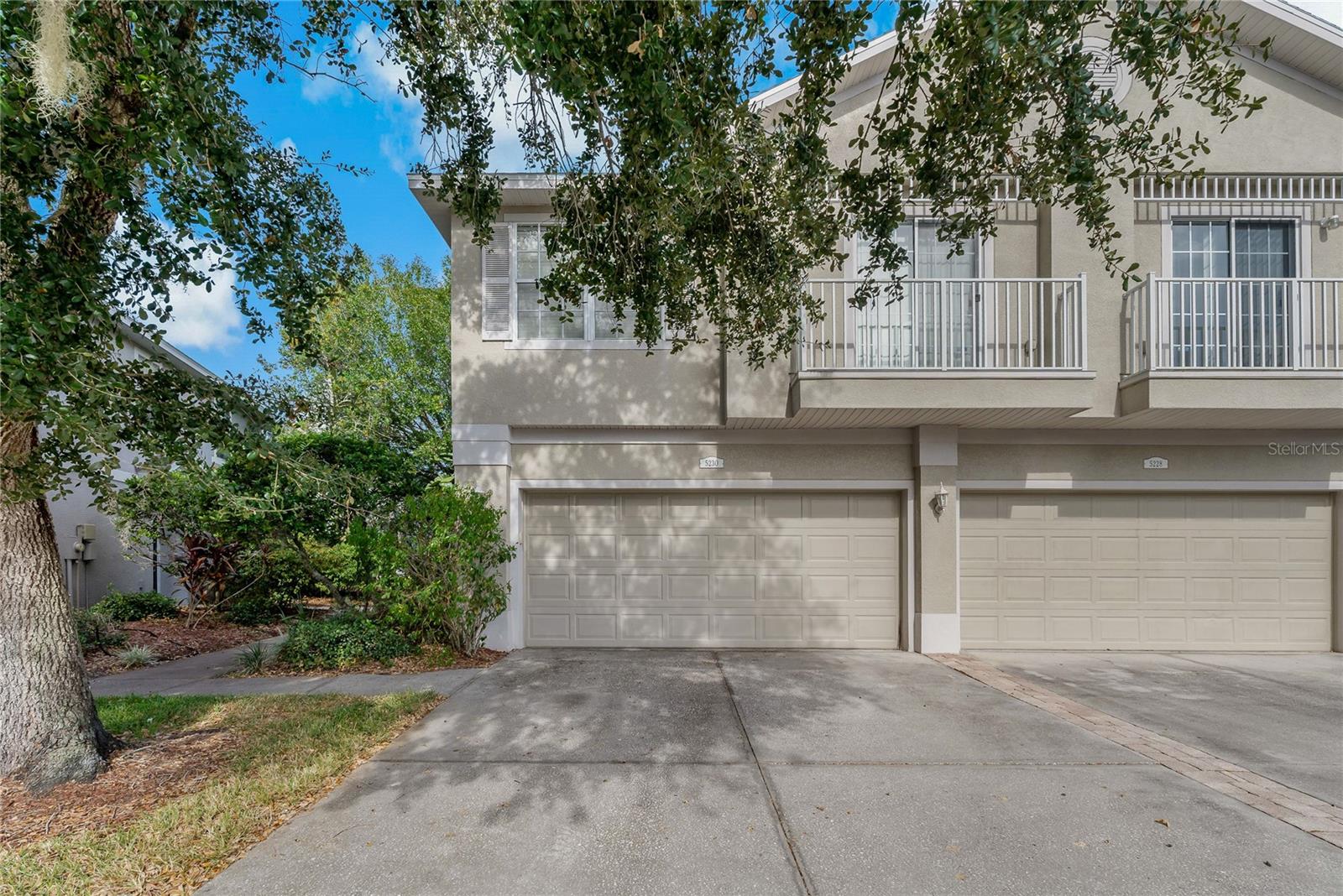 WELCOME HOME TO THIS SADDLE CREEK TOWNHOME!