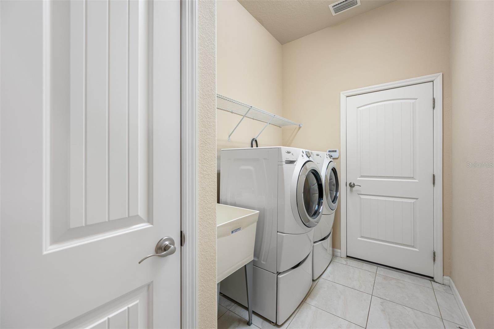 Laundry room with Utility Sink