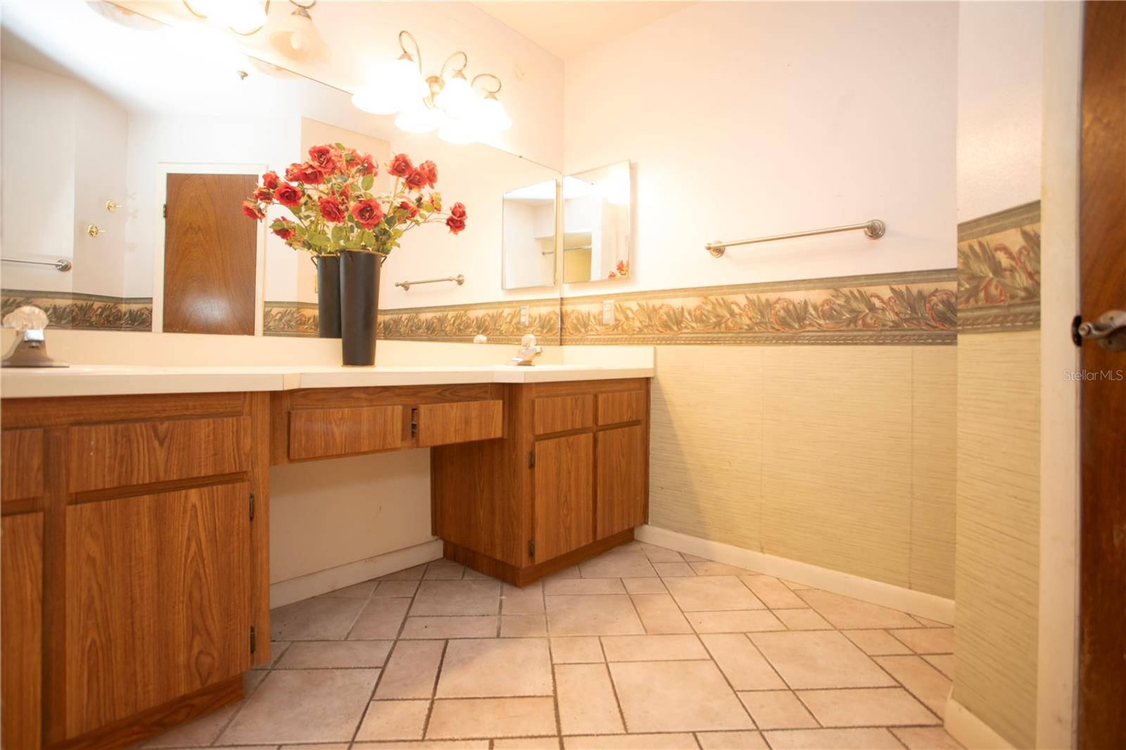 Primary Bathroom with 2 sinks