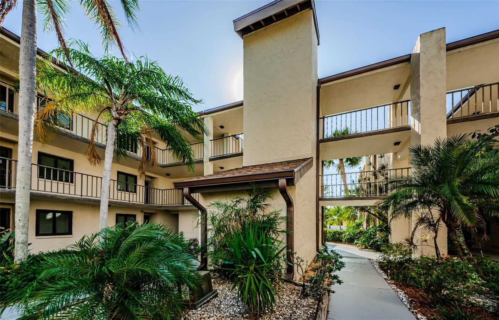 Chateau Belleair Community Rear View