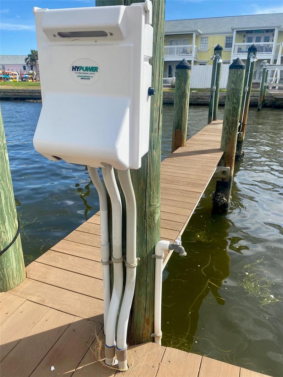 HYPOWER PEDESTAL BOX AND WATER FAUCET AT DOCK