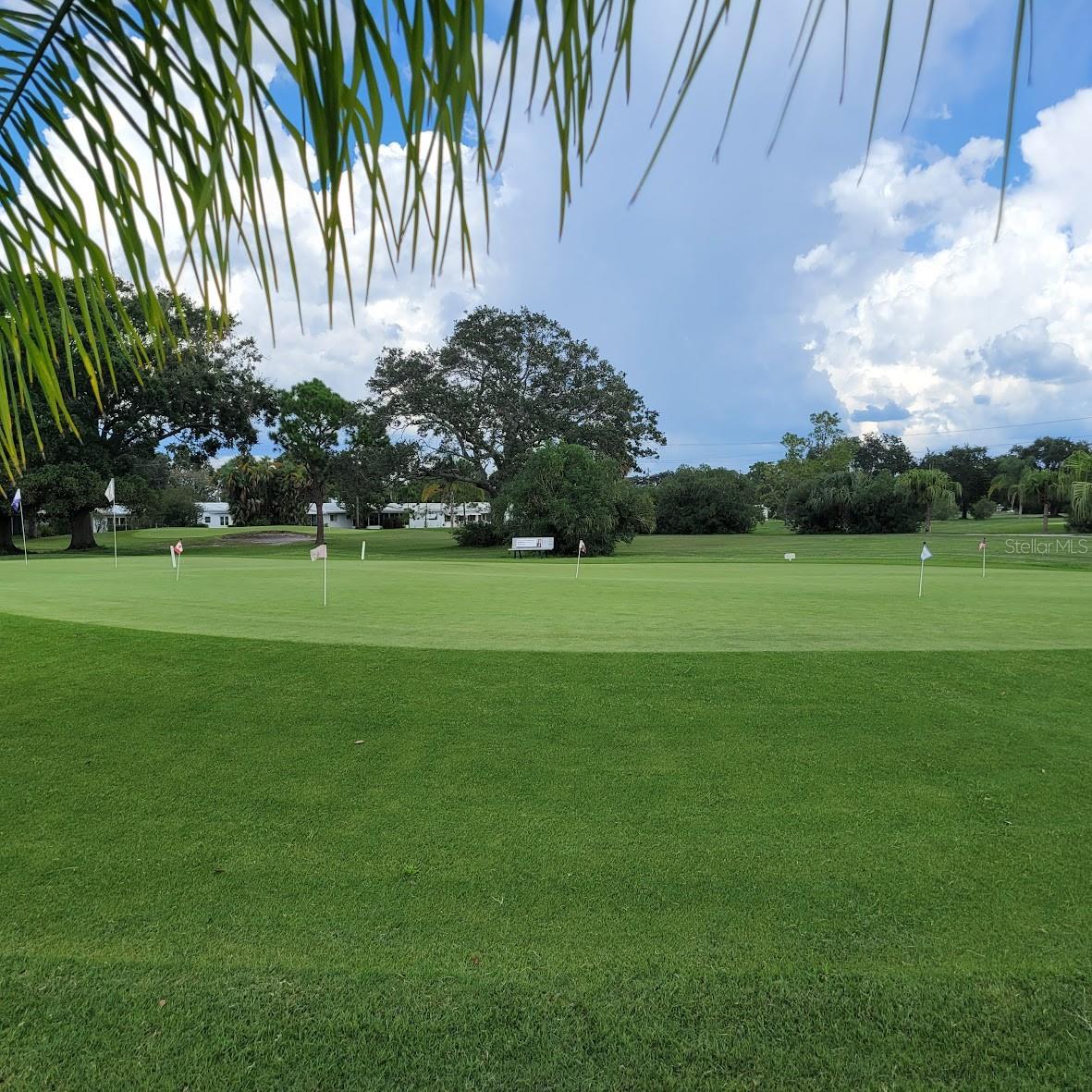 The Putting green is right there for practice.