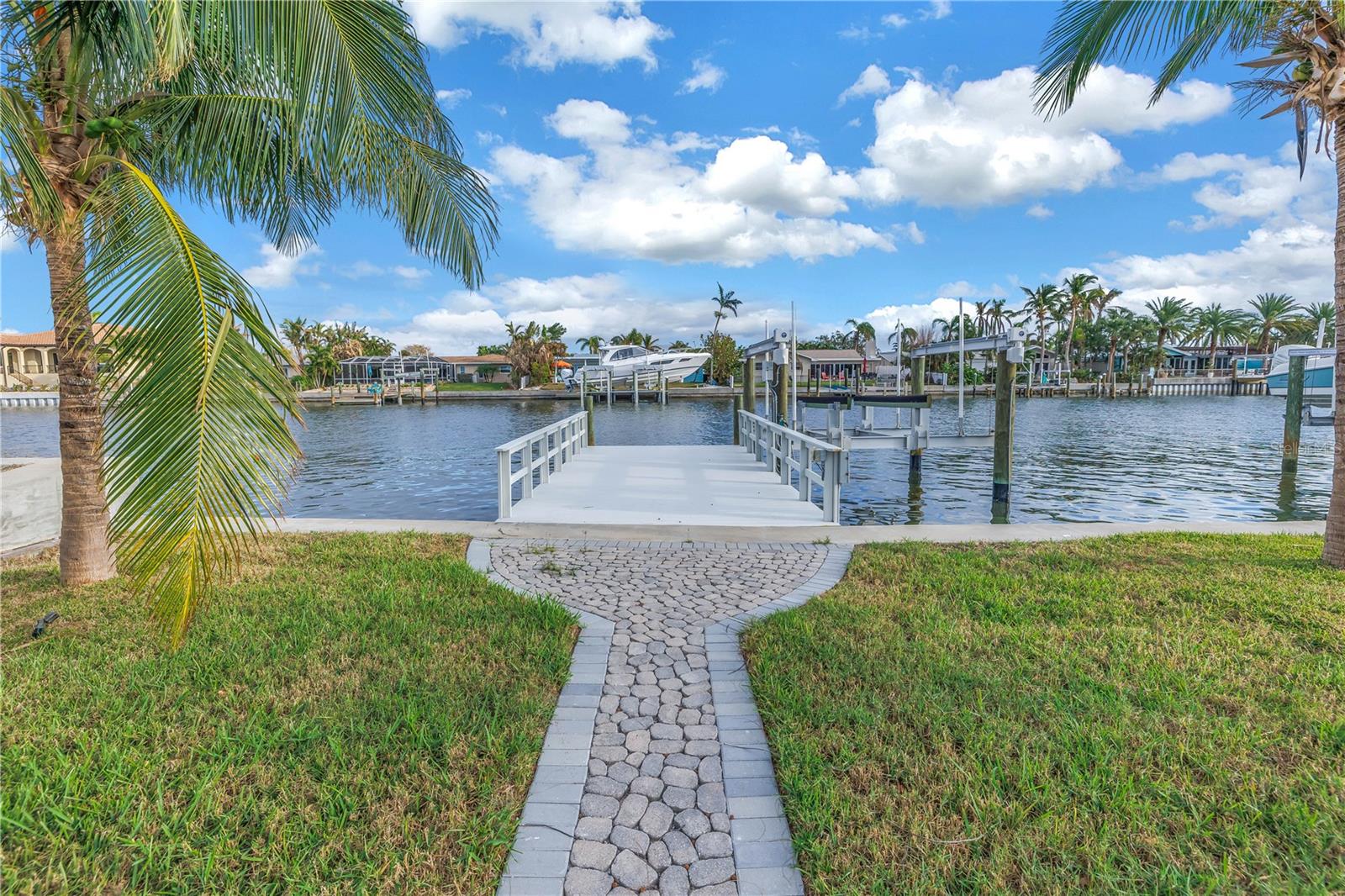 Dock walkway