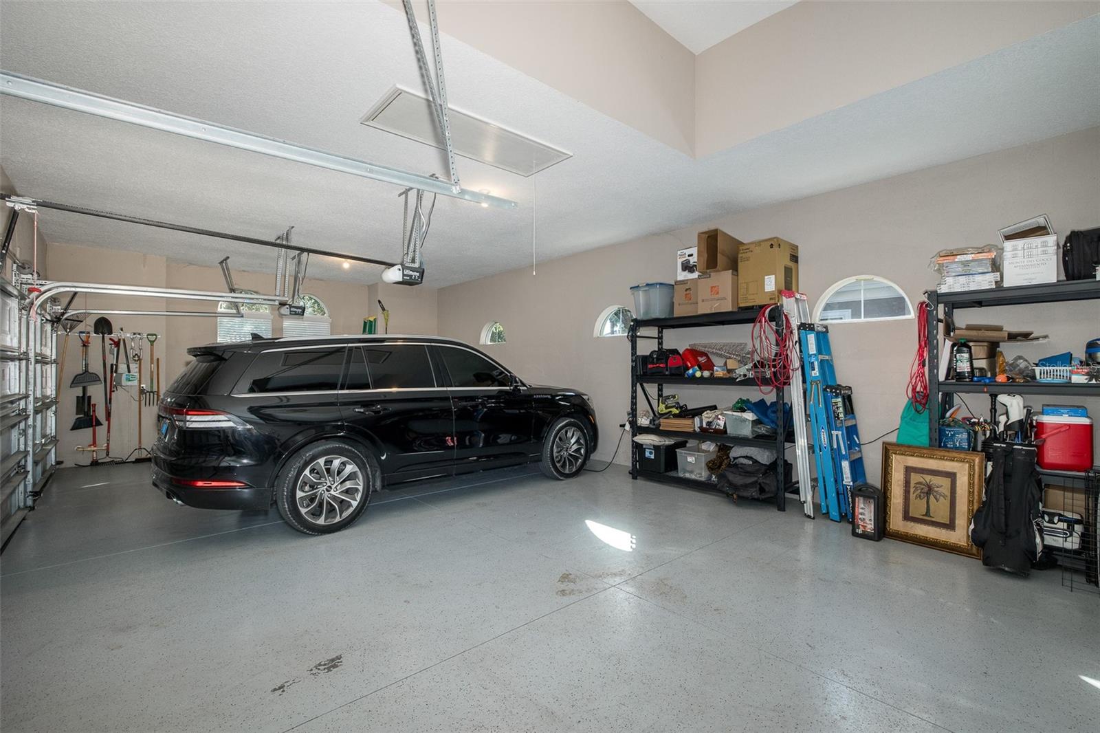 OVERSIZED 3+ SIDE LOAD CAR GARAGE!!