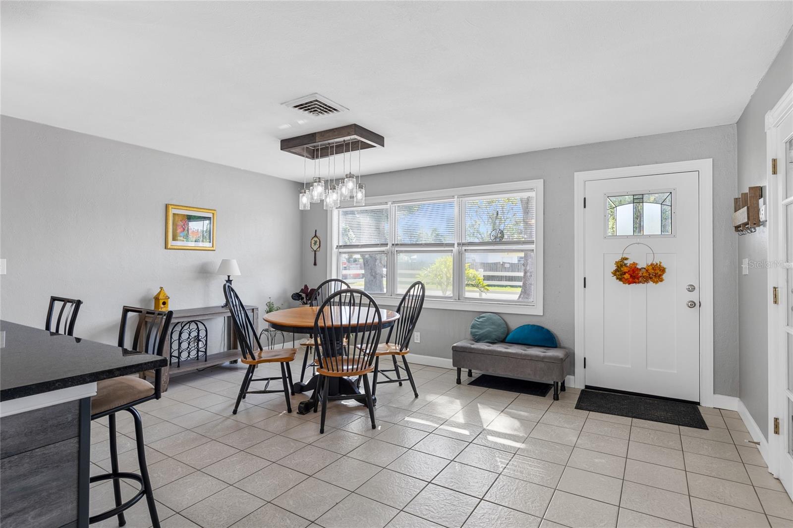 Entryway / Dining Area