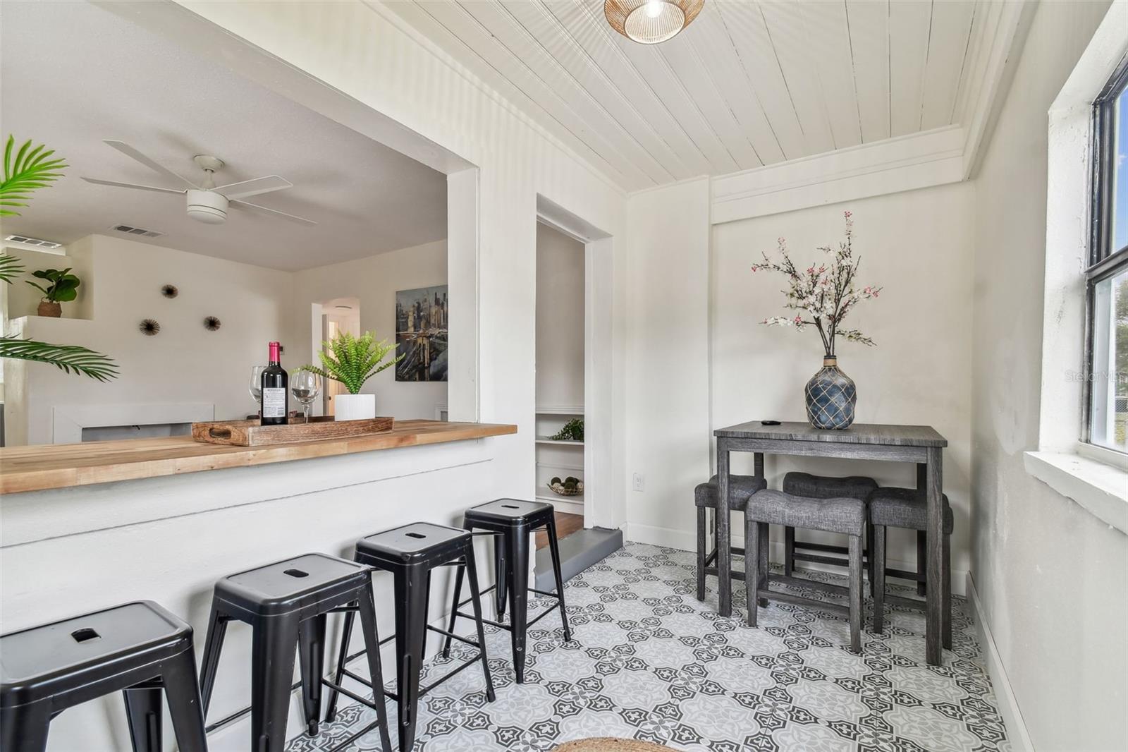 entry mud room/dining area